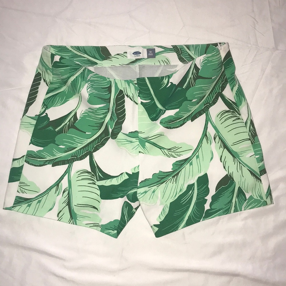 Old Navy High Waist Palm shorts size 10